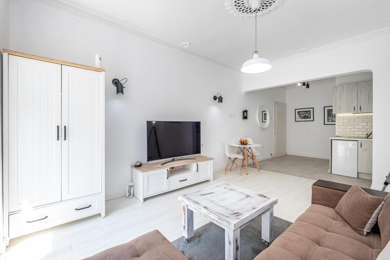 Jazz & Wine - Luxury Apartment By The Sea & Parking & Hbo & Netflix Várna Kültér fotó